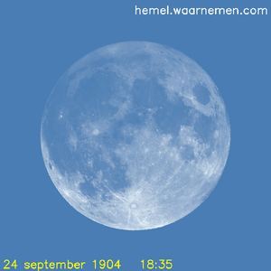 De Maan tijdens het maximum van de eclips