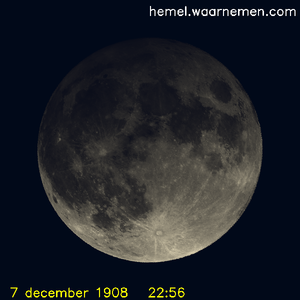 De Maan tijdens het maximum van de eclips