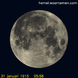 De Maan tijdens het maximum van de eclips