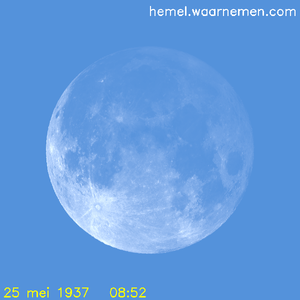 De Maan tijdens het maximum van de eclips