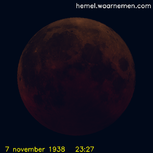 De Maan tijdens het maximum van de eclips