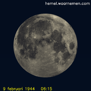 De Maan tijdens het maximum van de eclips