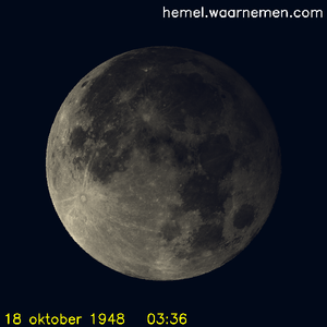 De Maan tijdens het maximum van de eclips