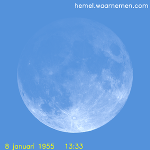 De Maan tijdens het maximum van de eclips