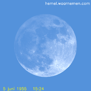 De Maan tijdens het maximum van de eclips