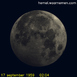 De Maan tijdens het maximum van de eclips